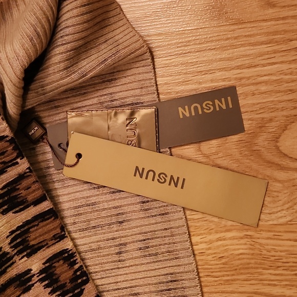 NWT 100% wool high collar leopard sweater - Picture 3 of 9